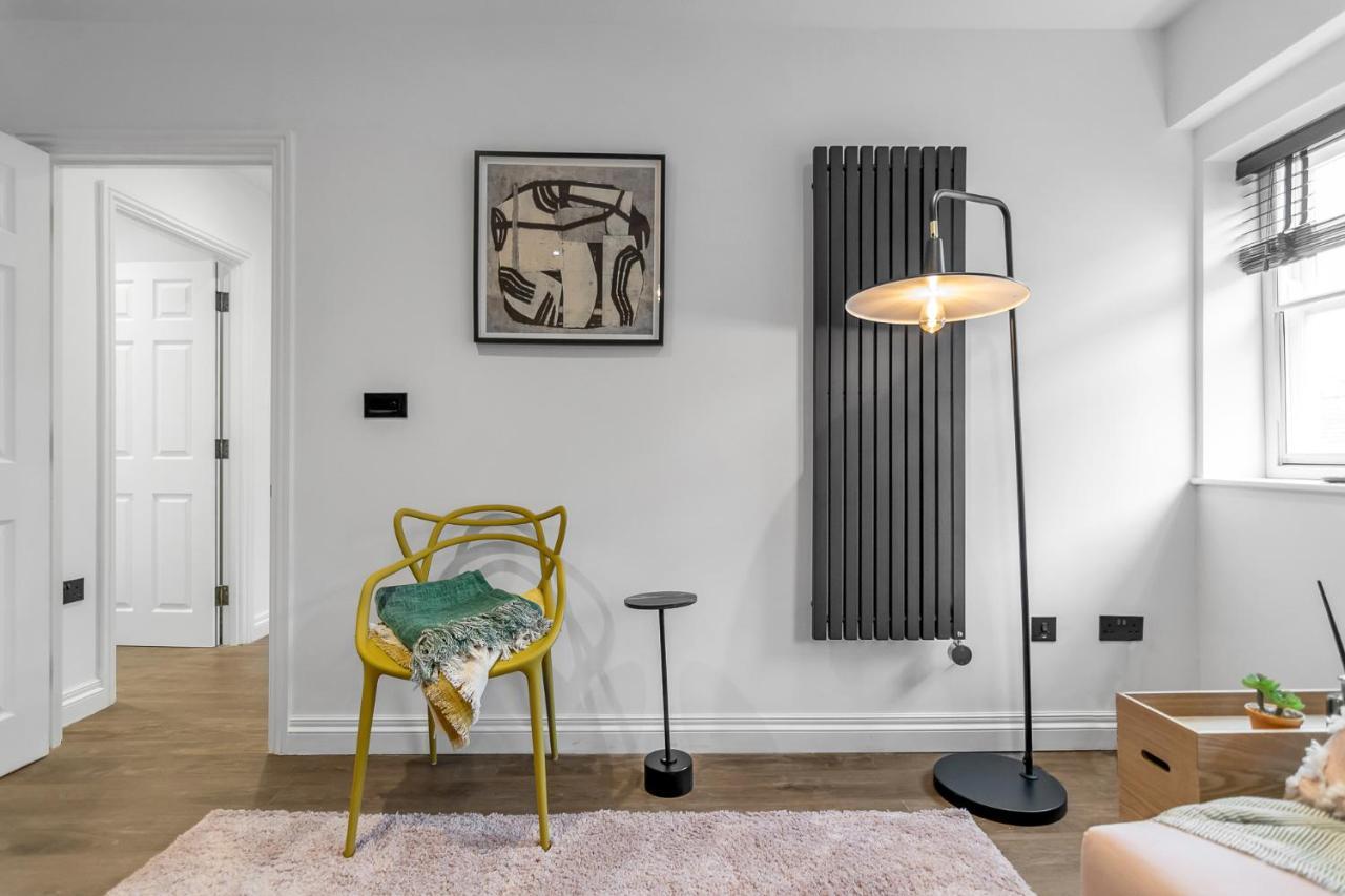 Apartment Seven Space Nadler